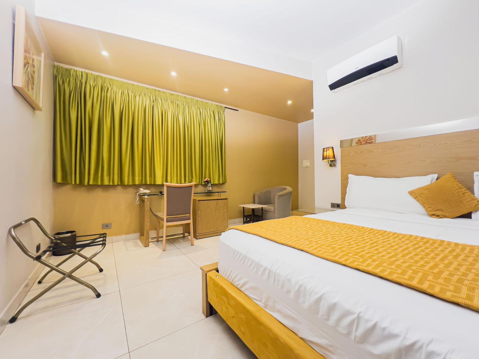 Hotel Vdn By Good Rade Dakar Esterno foto